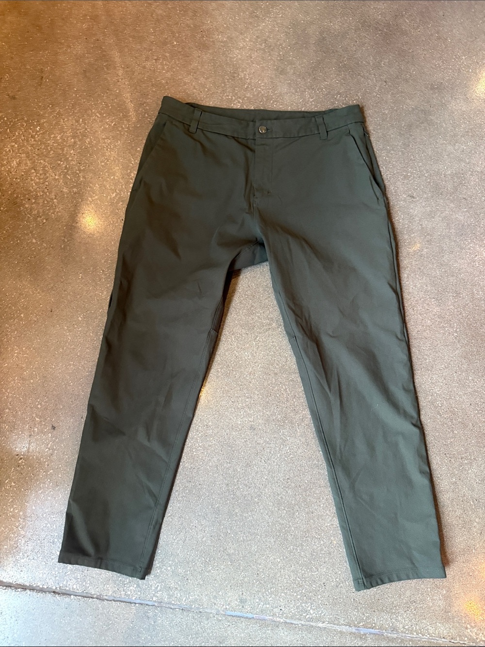 lululemon athletica Men's Stretch Chinos in Olive